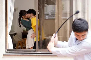 Cô gái dễ thương 18 tuổi ngại ngùng gian lận