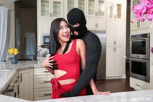 Tôi bị chị vợ gạ tình khi vợ đang mang bầu 8 tháng